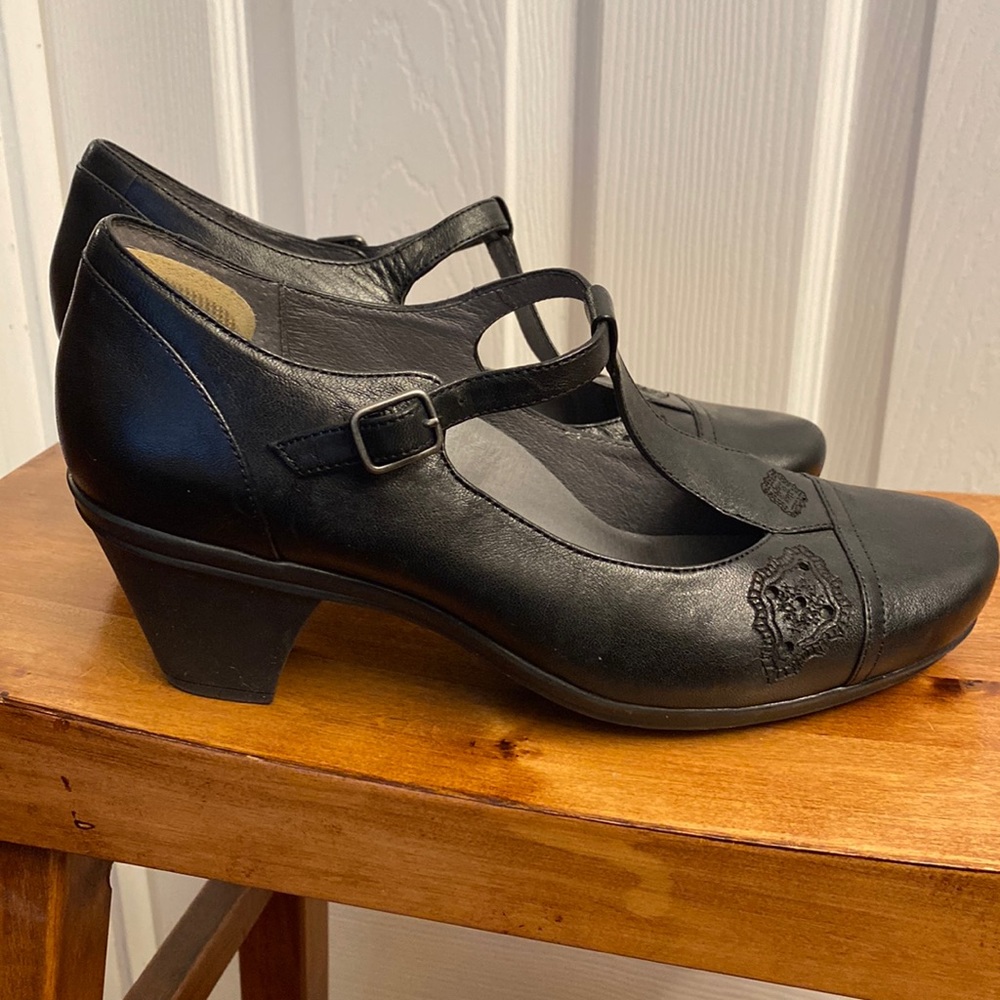 Abeo black heels